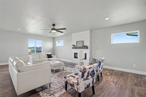 803 Mont Clair Street Solon IA 52333