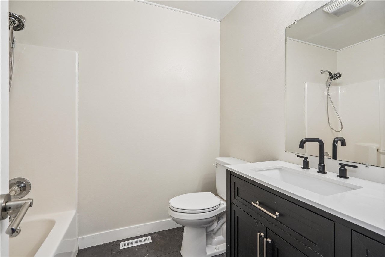 425 3rd Street SW Swisher IA 52338
