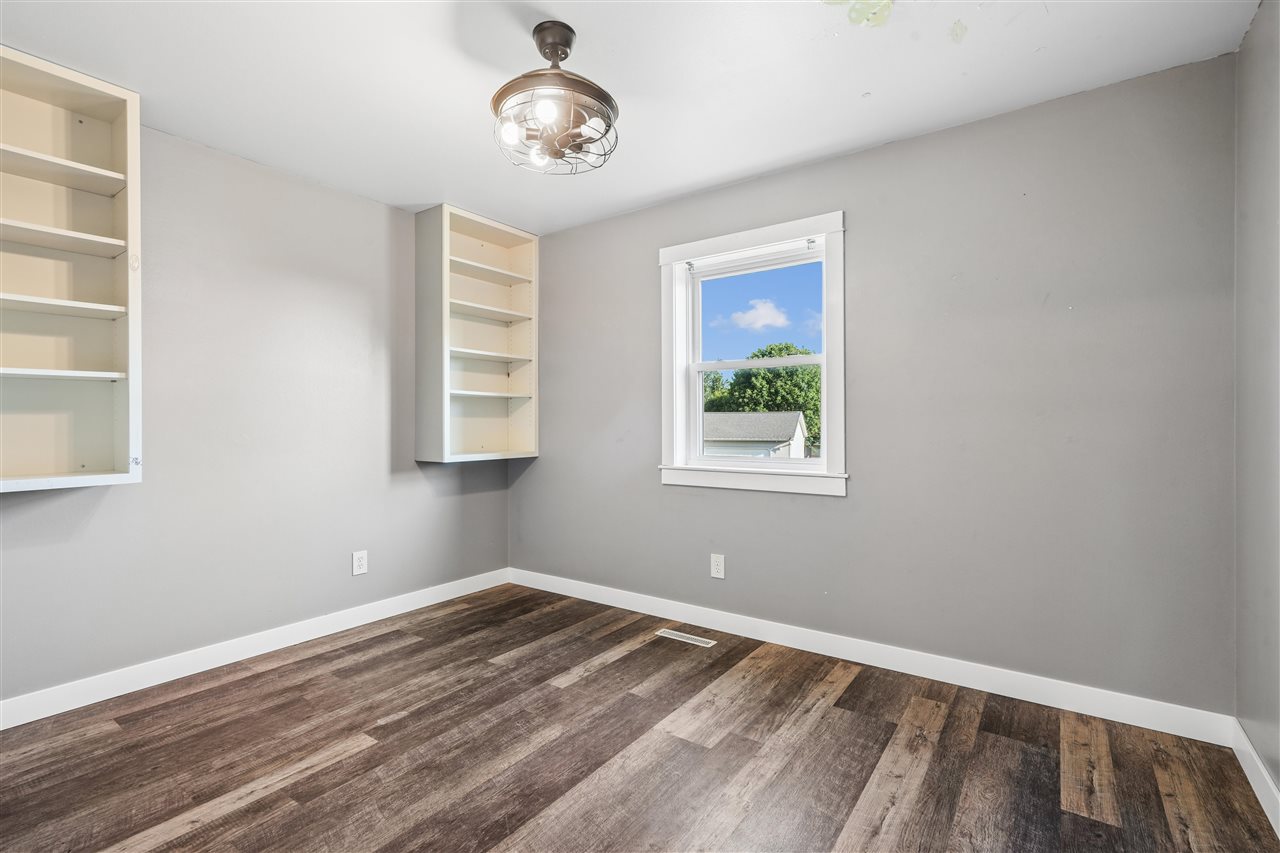 425 3rd Street SW Swisher IA 52338