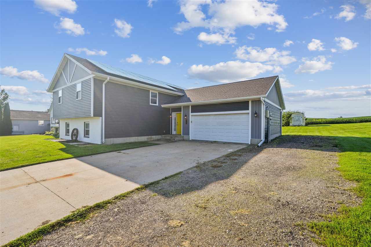 425 3rd Street SW Swisher IA 52338