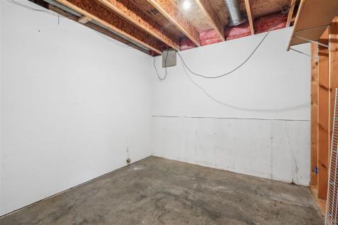 425 3rd Street SW Swisher IA 52338