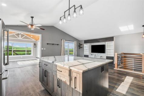 425 3rd Street SW Swisher IA 52338