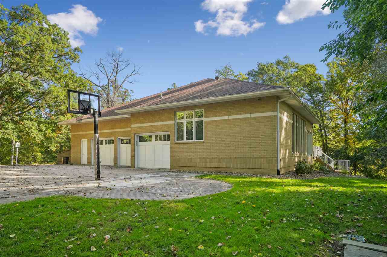 1441 Trail Bend Drive NW Swisher IA 52338