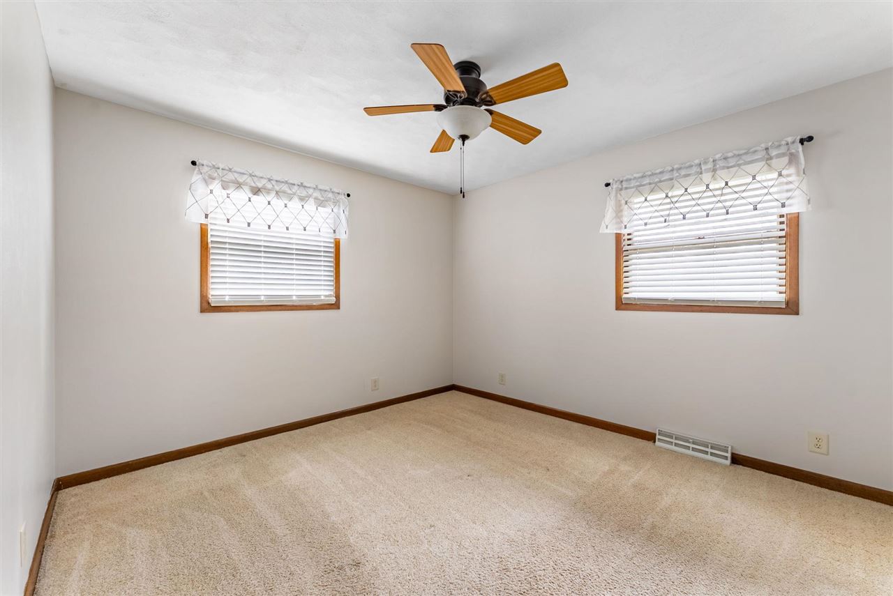 984A Newell Avenue Muscatine IA 52761