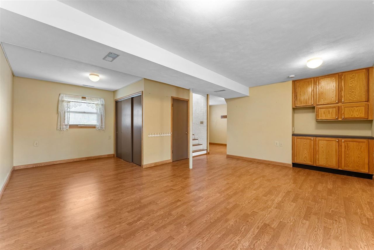 984A Newell Avenue Muscatine IA 52761