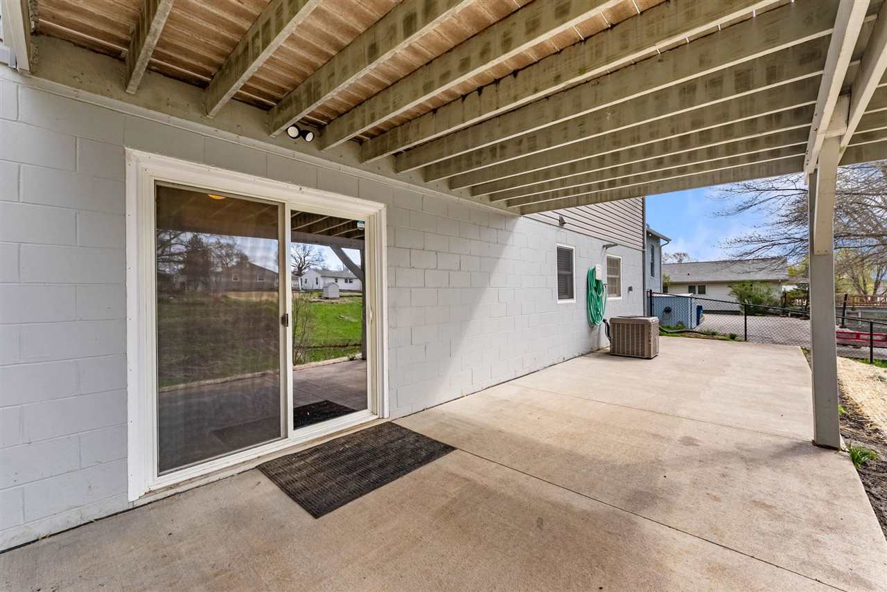 984A Newell Avenue Muscatine IA 52761