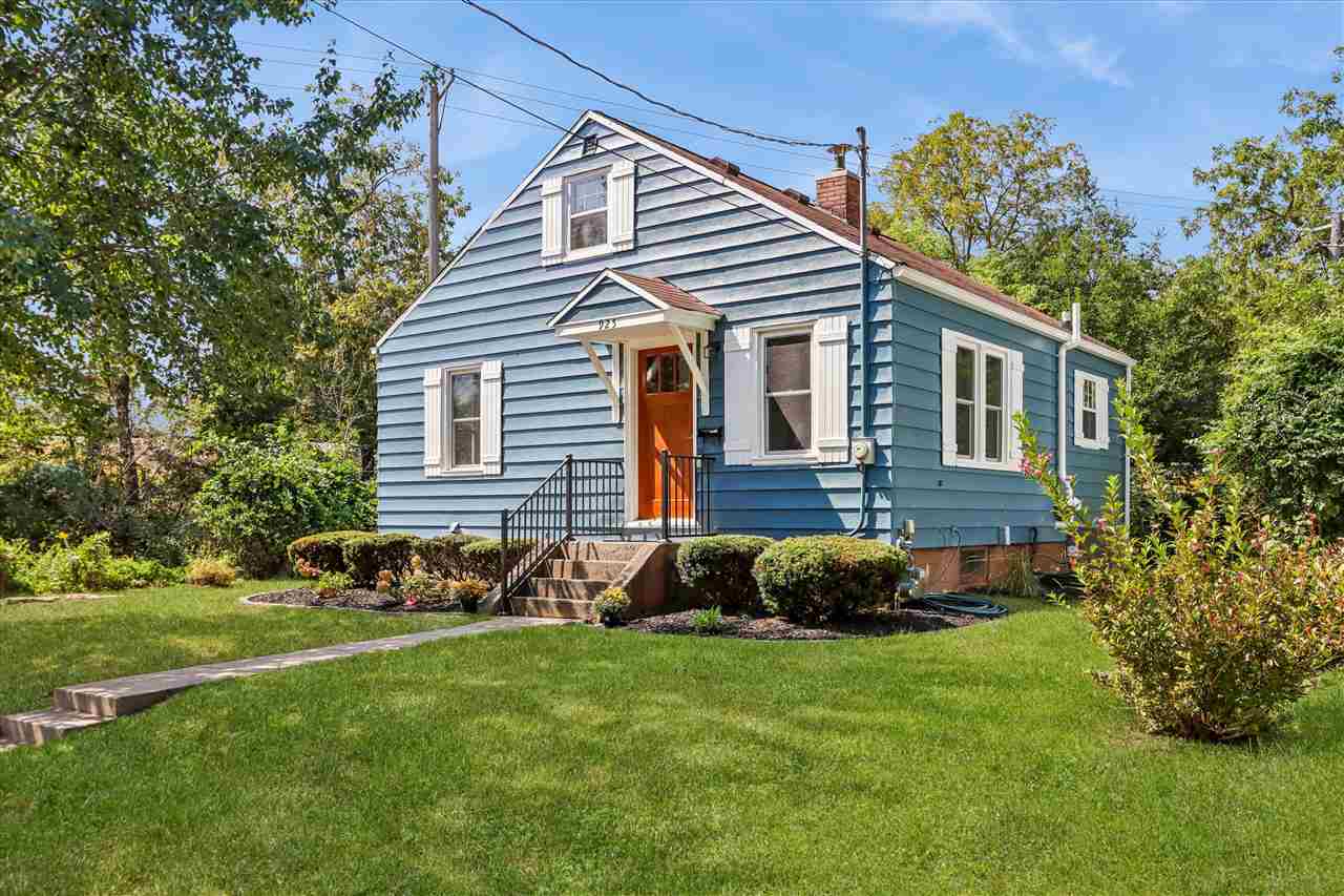 925 Dearborn Street Iowa City IA 52240
