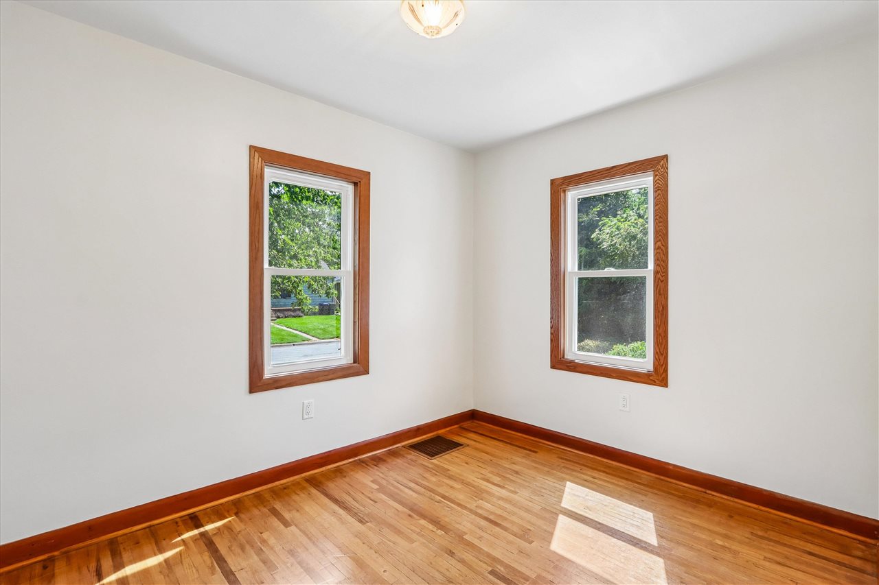 925 Dearborn Street Iowa City IA 52240