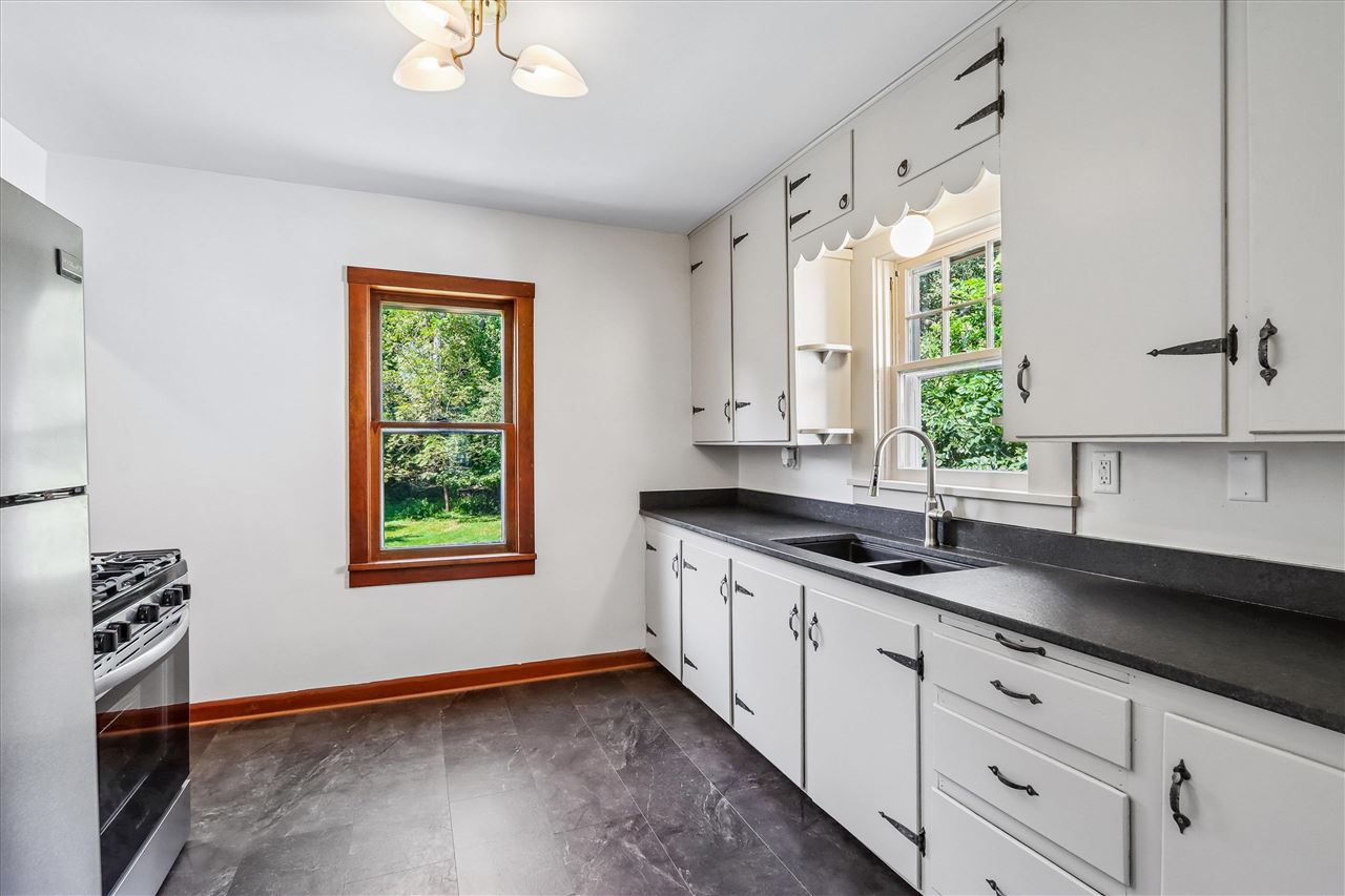 925 Dearborn Street Iowa City IA 52240