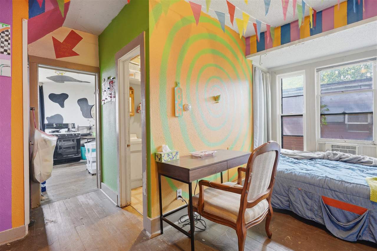 204 N Gilbert Street Iowa City IA 52240
