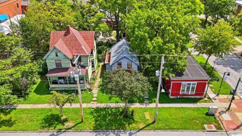 204 N Gilbert Street Iowa City IA 52240