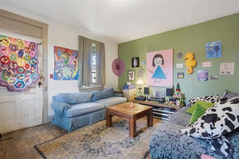 204 N Gilbert Street Iowa City IA 52240