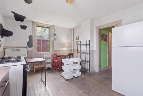 204 N Gilbert Street Iowa City IA 52240
