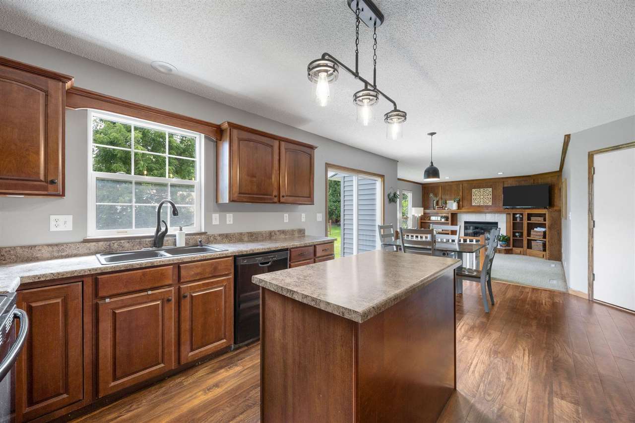 1515 Fox Trail Drive NE Cedar Rapids IA 52402