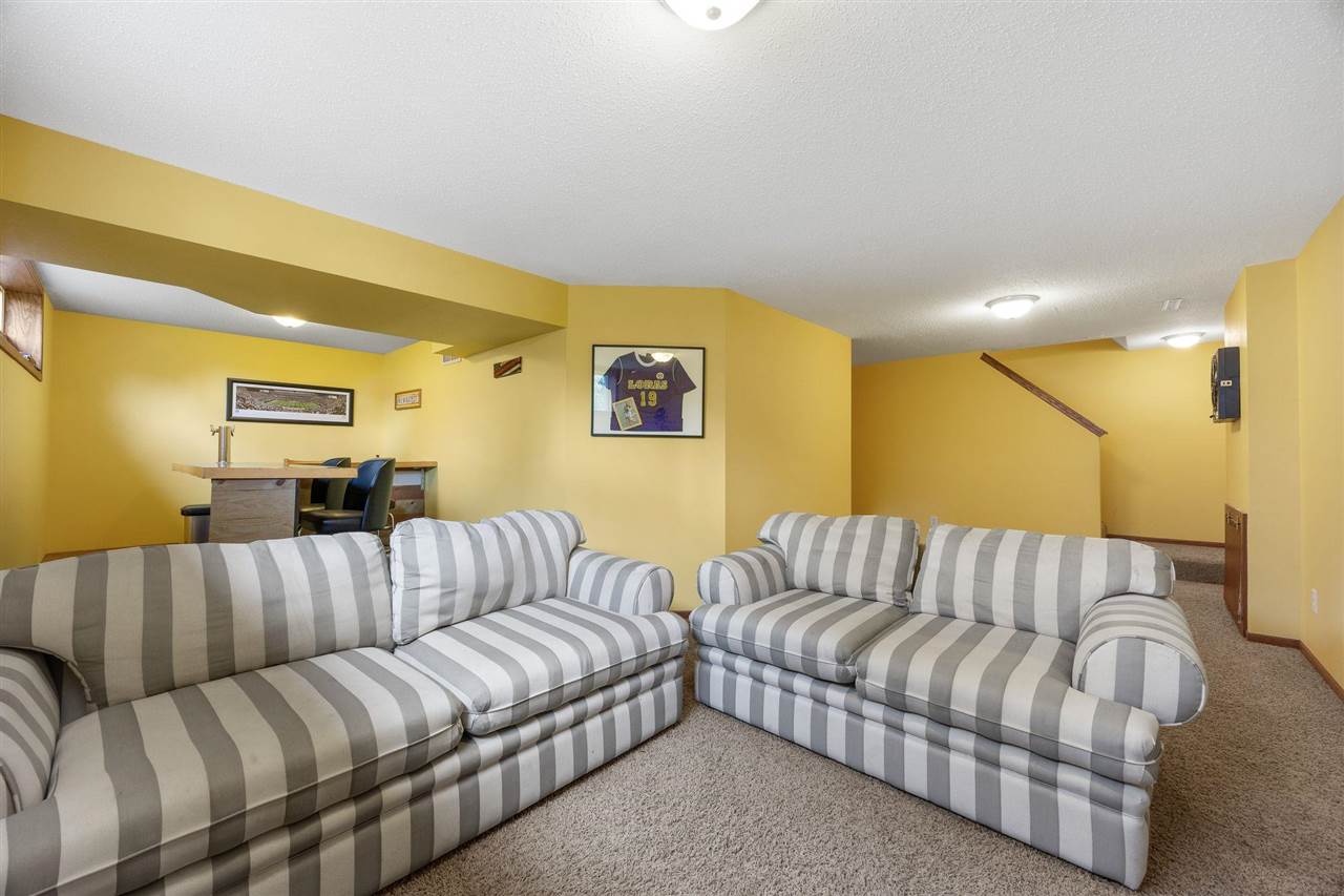1515 Fox Trail Drive NE Cedar Rapids IA 52402