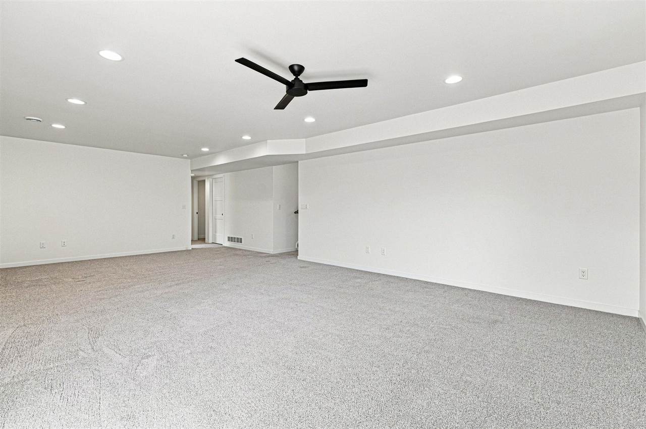 386 Sierra Trace Coralville IA 52241
