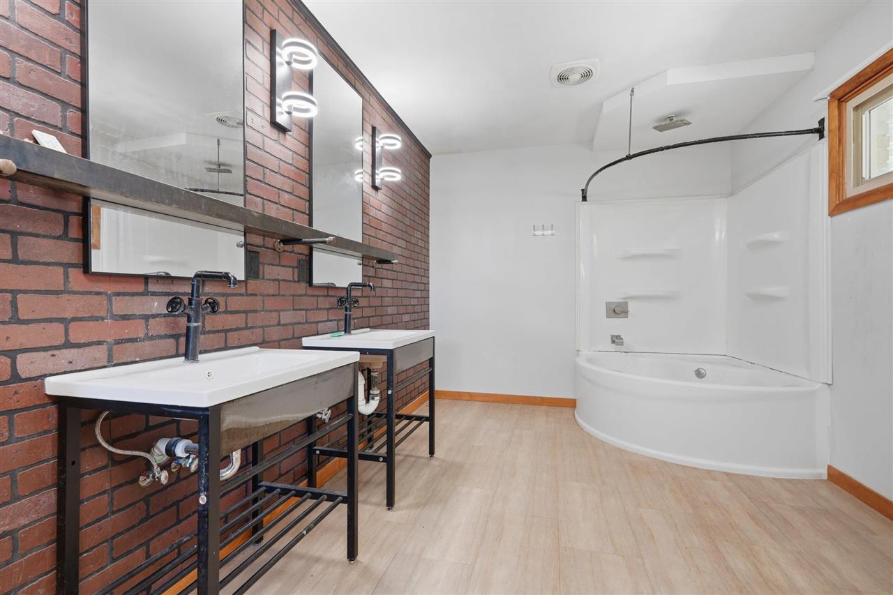 110 E Washington Street North English IA 52316