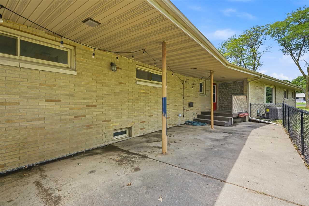 110 E Washington Street North English IA 52316
