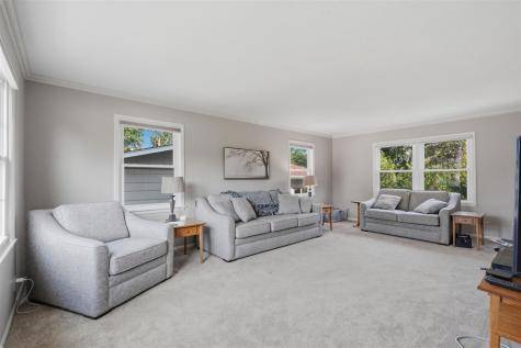 304 NE Norman Drive Cedar Rapids IA 52402