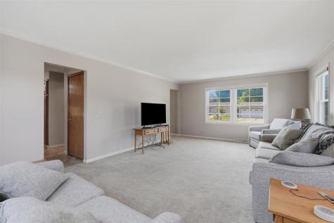 304 NE Norman Drive Cedar Rapids IA 52402