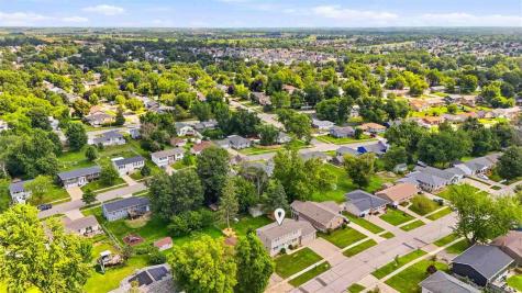 304 NE Norman Drive Cedar Rapids IA 52402