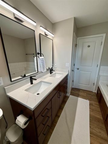 1864 Mackinaw Drive Iowa City IA 52245