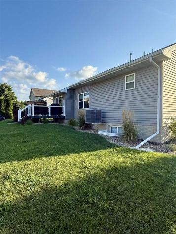 1864 Mackinaw Drive Iowa City IA 52245