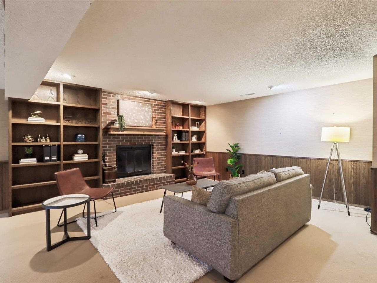 2365 Cae Drive Iowa City IA 52246