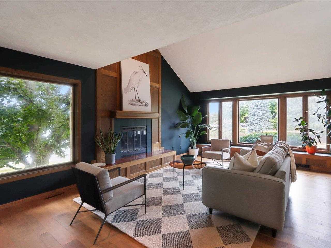 2365 Cae Drive Iowa City IA 52246