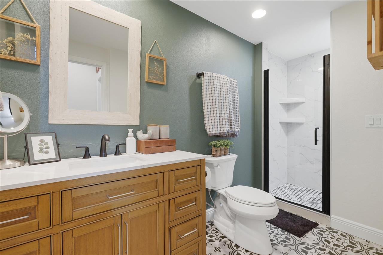 320 Lockmoor Avenue North Liberty IA 52317-0000