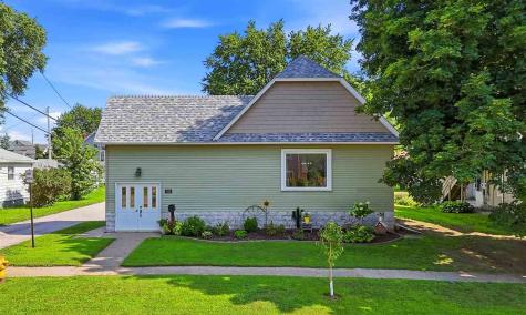 302 E 2nd Street Washington IA 52353