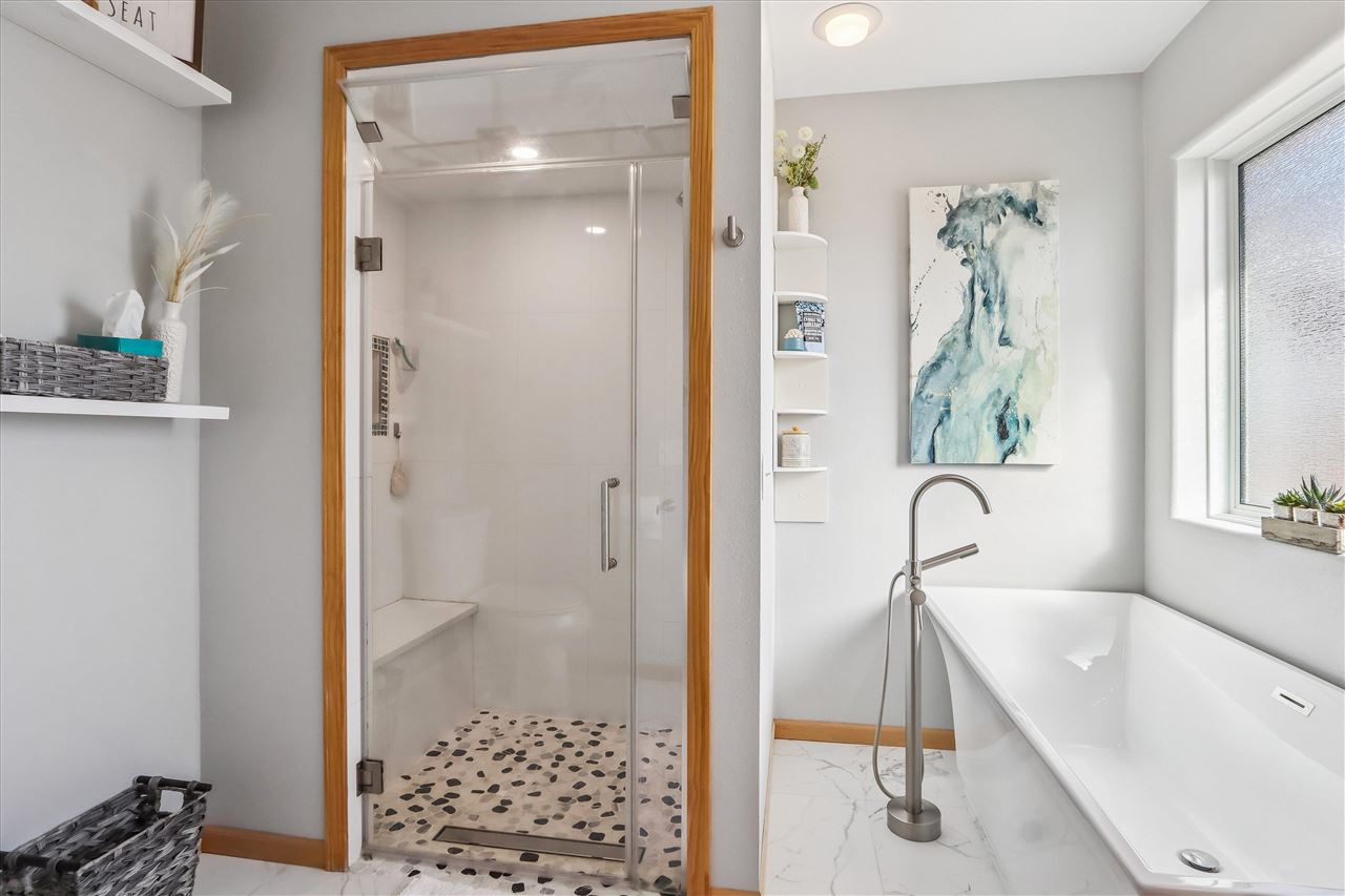 158 Eversull Lane Iowa City IA 52245