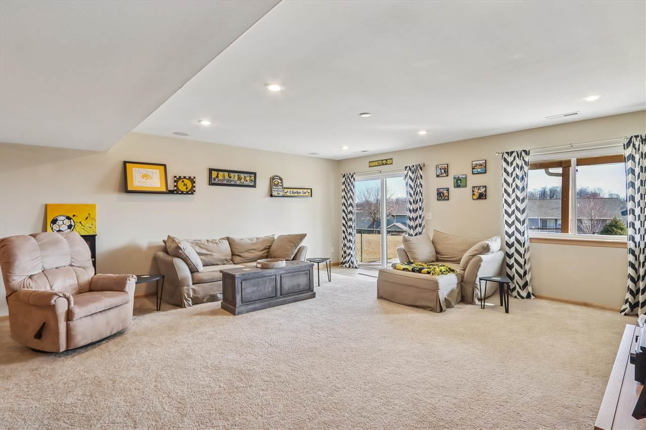 158 Eversull Lane Iowa City IA 52245