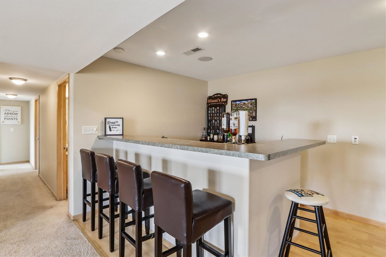 158 Eversull Lane Iowa City IA 52245