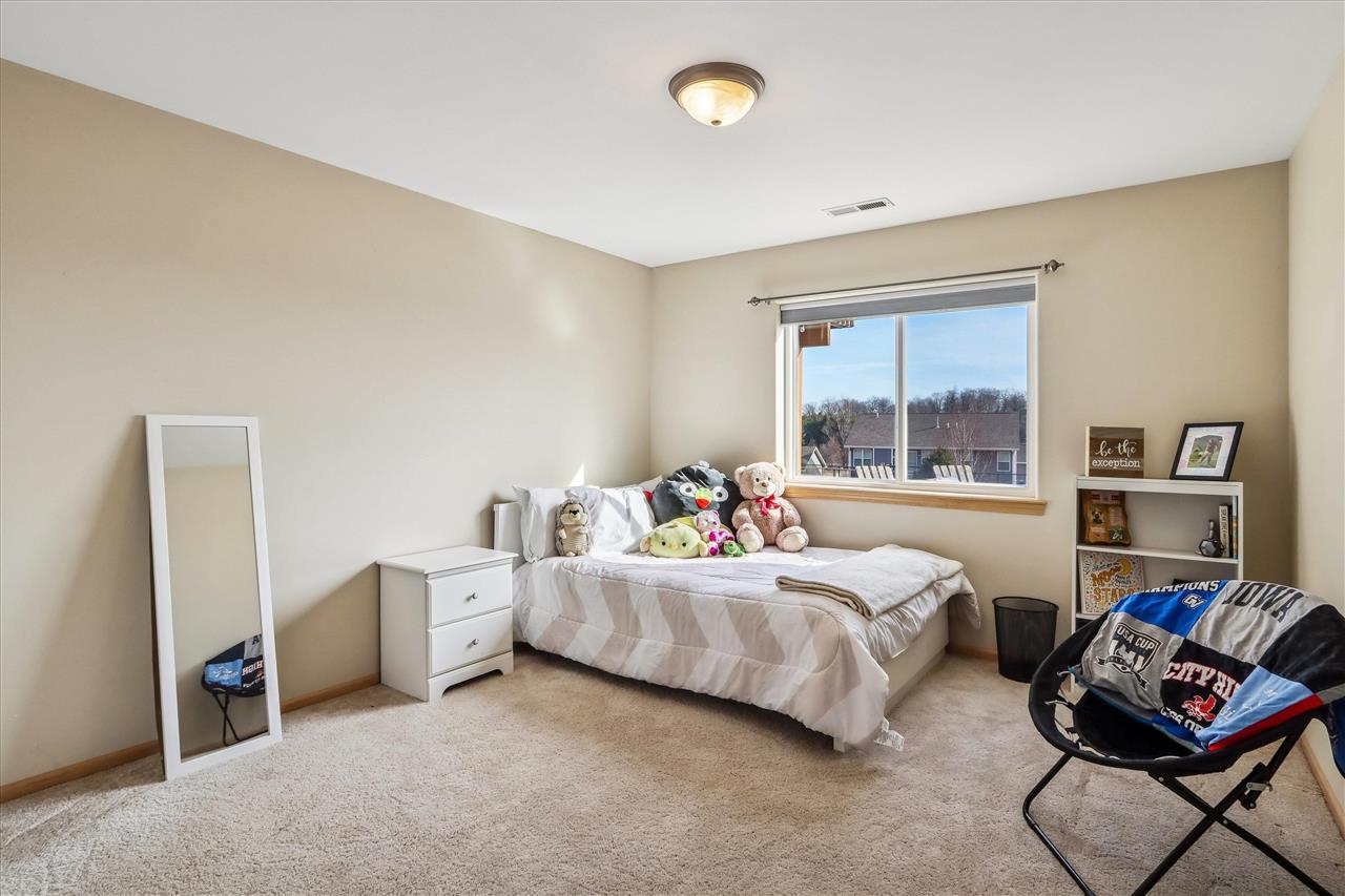158 Eversull Lane Iowa City IA 52245