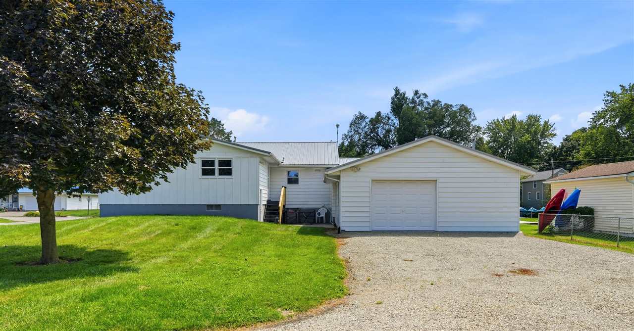 714 E Harrison Street Washington IA 52353