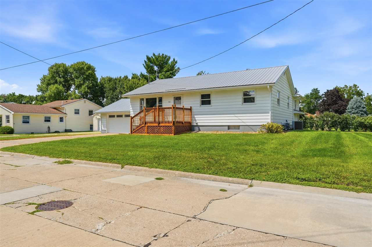 714 E Harrison Street Washington IA 52353