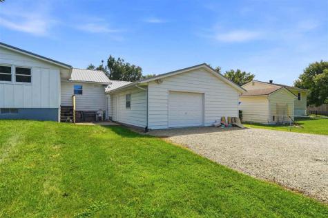 714 E Harrison Street Washington IA 52353