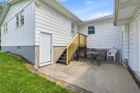 714 E Harrison Street Washington IA 52353