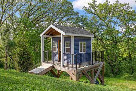 1340 Salm Drive North Liberty IA 52317