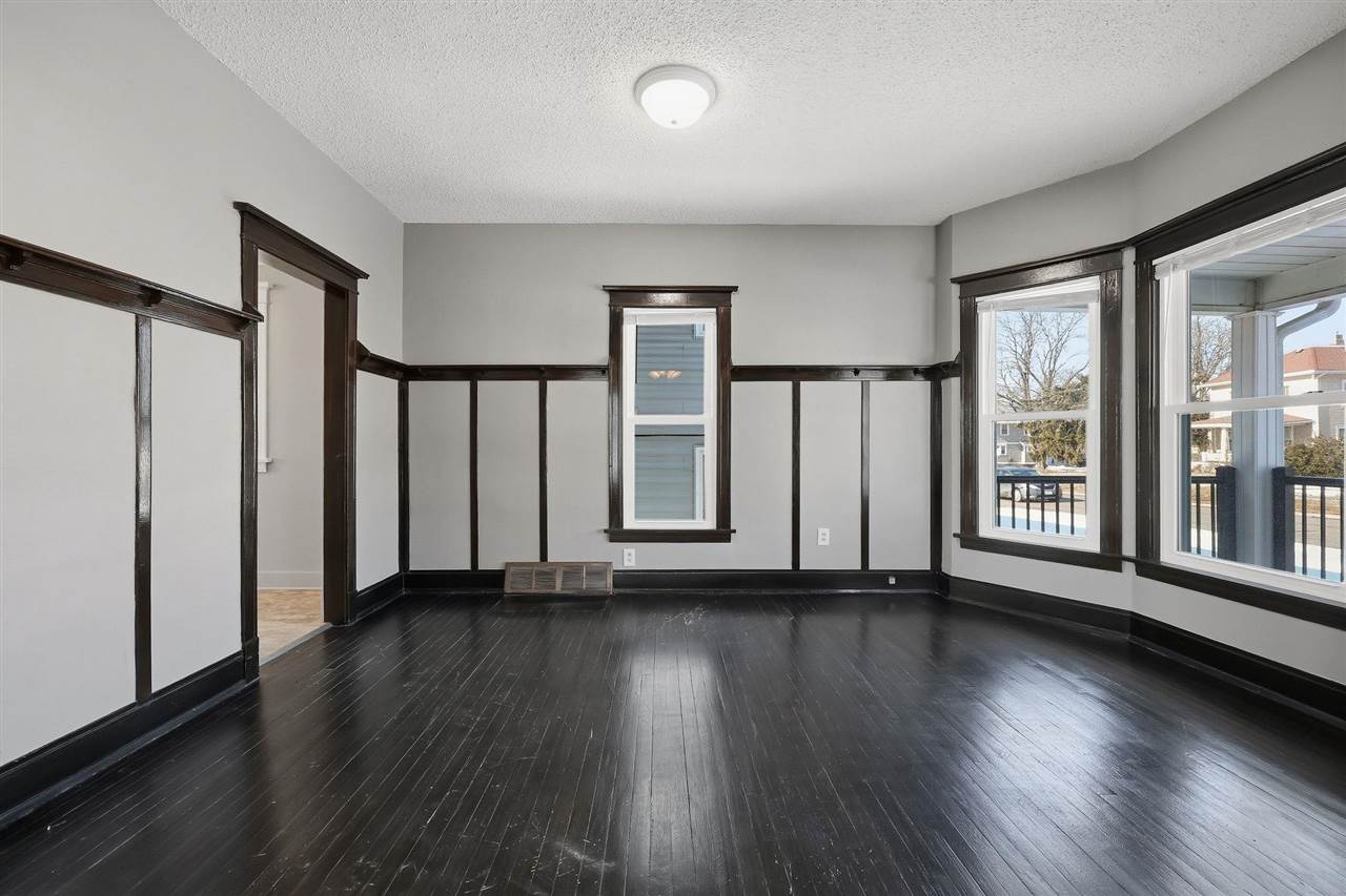231 32nd Street NE Cedar Rapids IA 52402