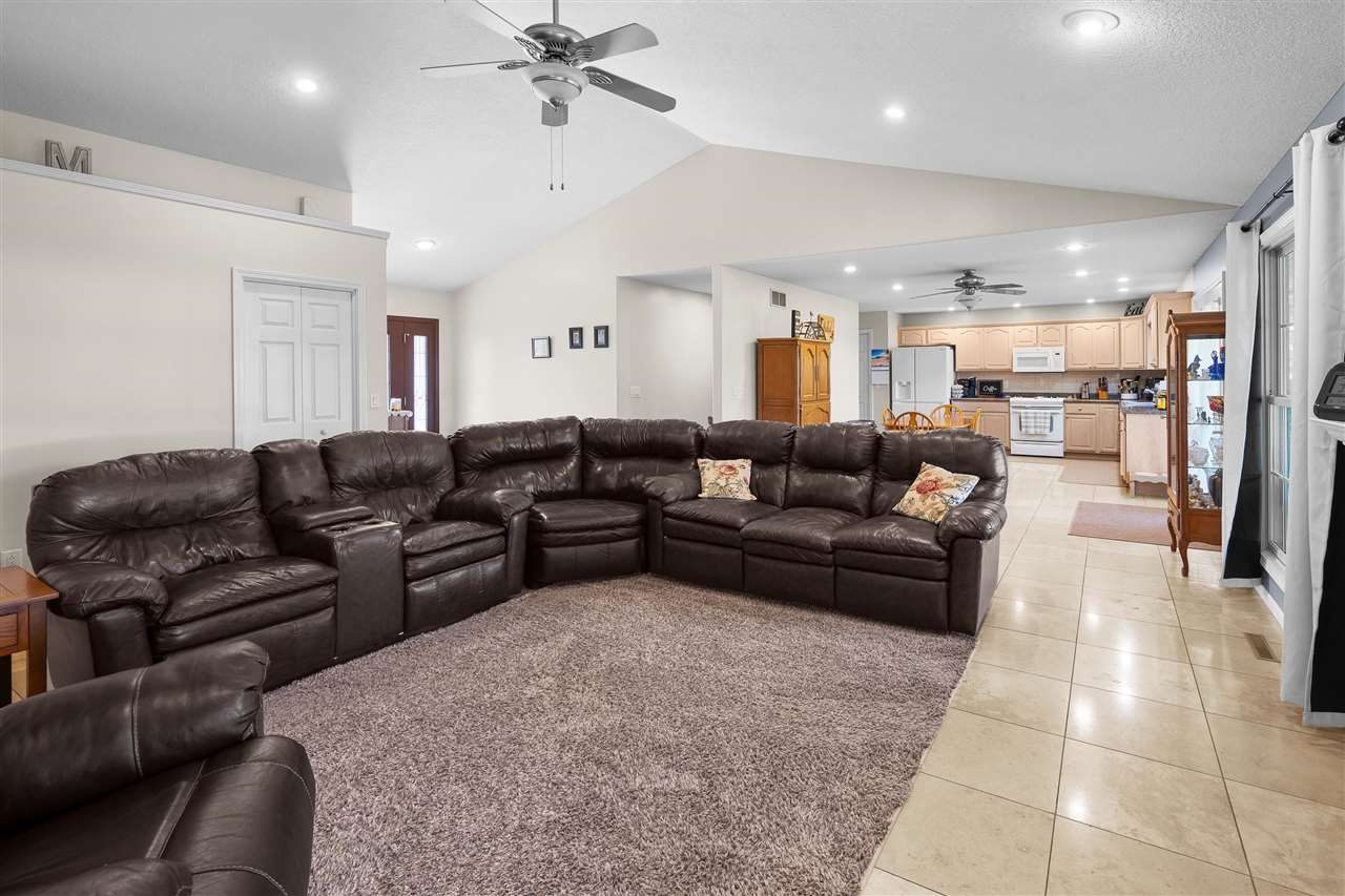 318 Sycamore Street Wilton IA 52778