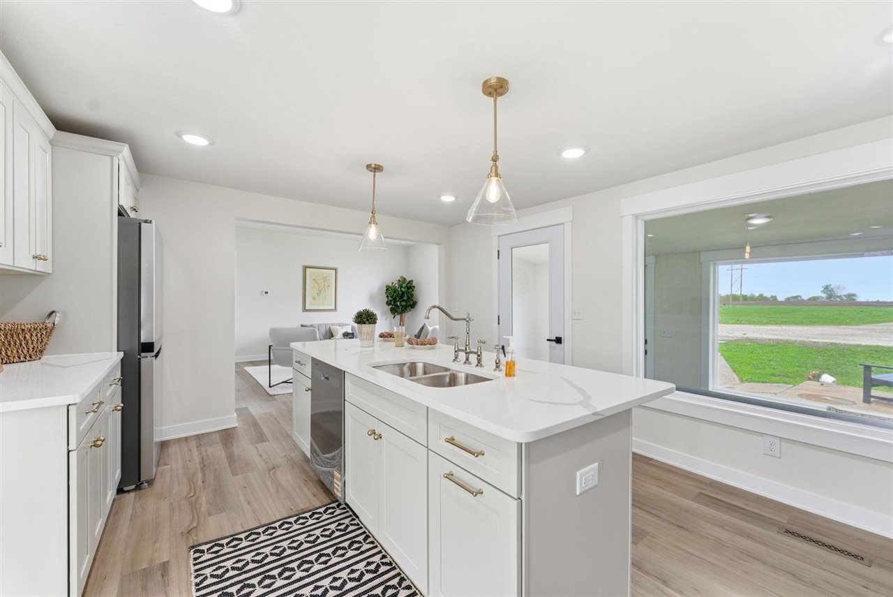21202 180th Avenue IA 52660
