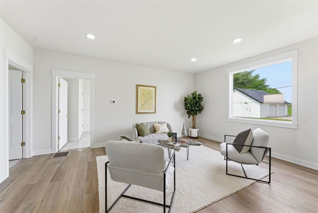 21202 180th Avenue IA 52660