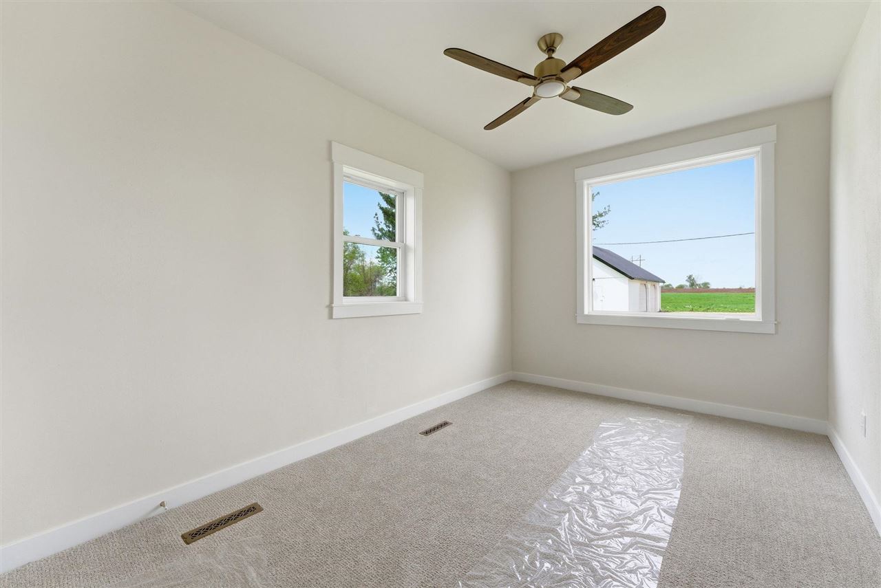 21202 180th Avenue IA 52660