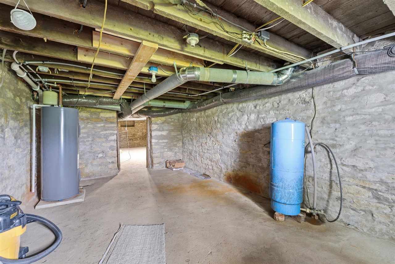 21202 180th Avenue IA 52660