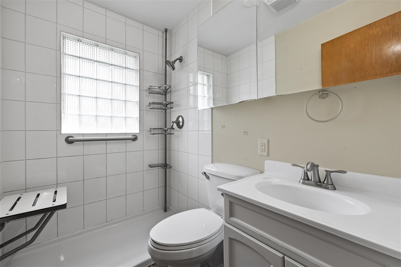 805 9th Avenue Coralville IA 52241-0000