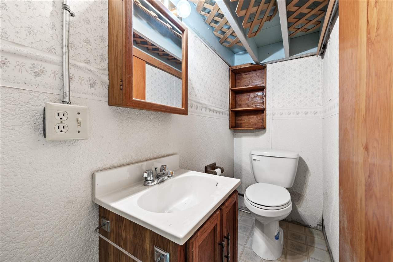 805 9th Avenue Coralville IA 52241-0000