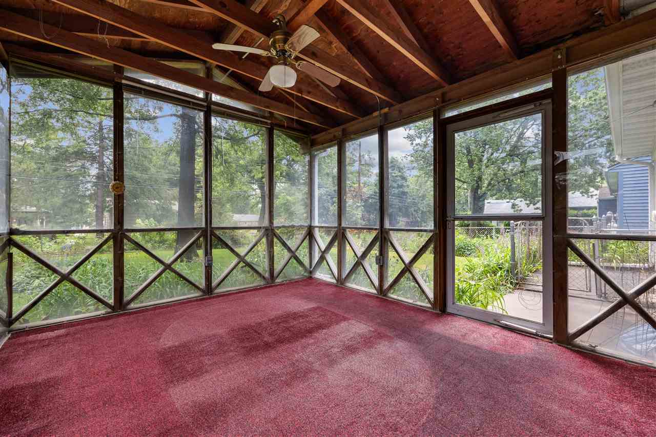 805 9th Avenue Coralville IA 52241-0000