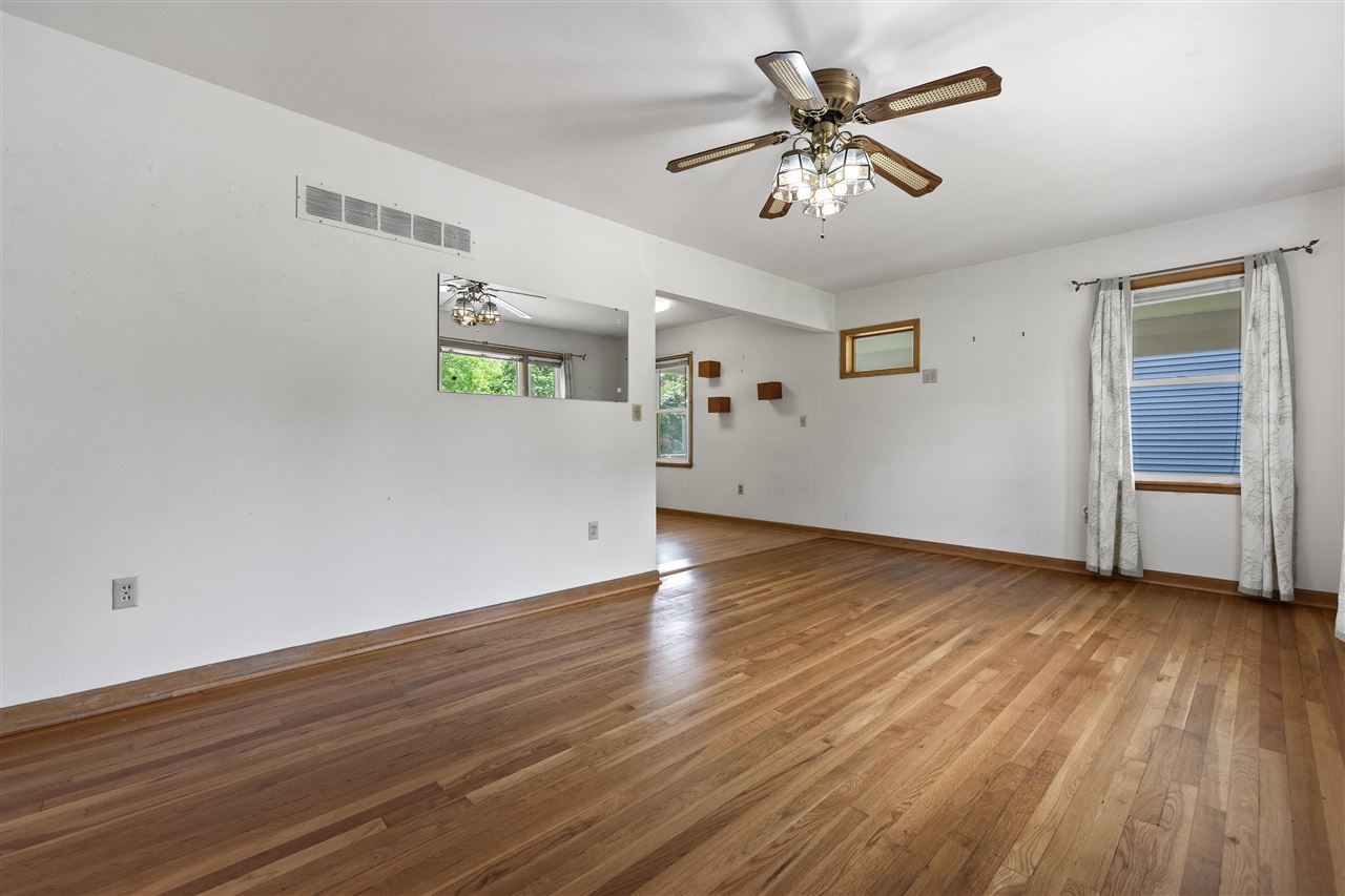 805 9th Avenue Coralville IA 52241-0000